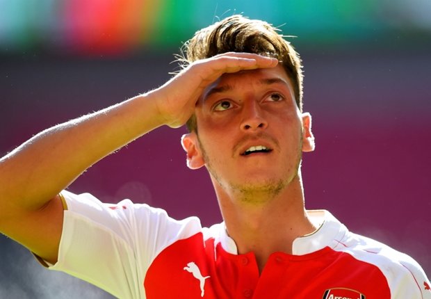 フェネルバフチェ エジル獲得を狙う 代理人が 真剣 と示唆 Legends Stadium 最新サッカーニュース 公式動画配信中