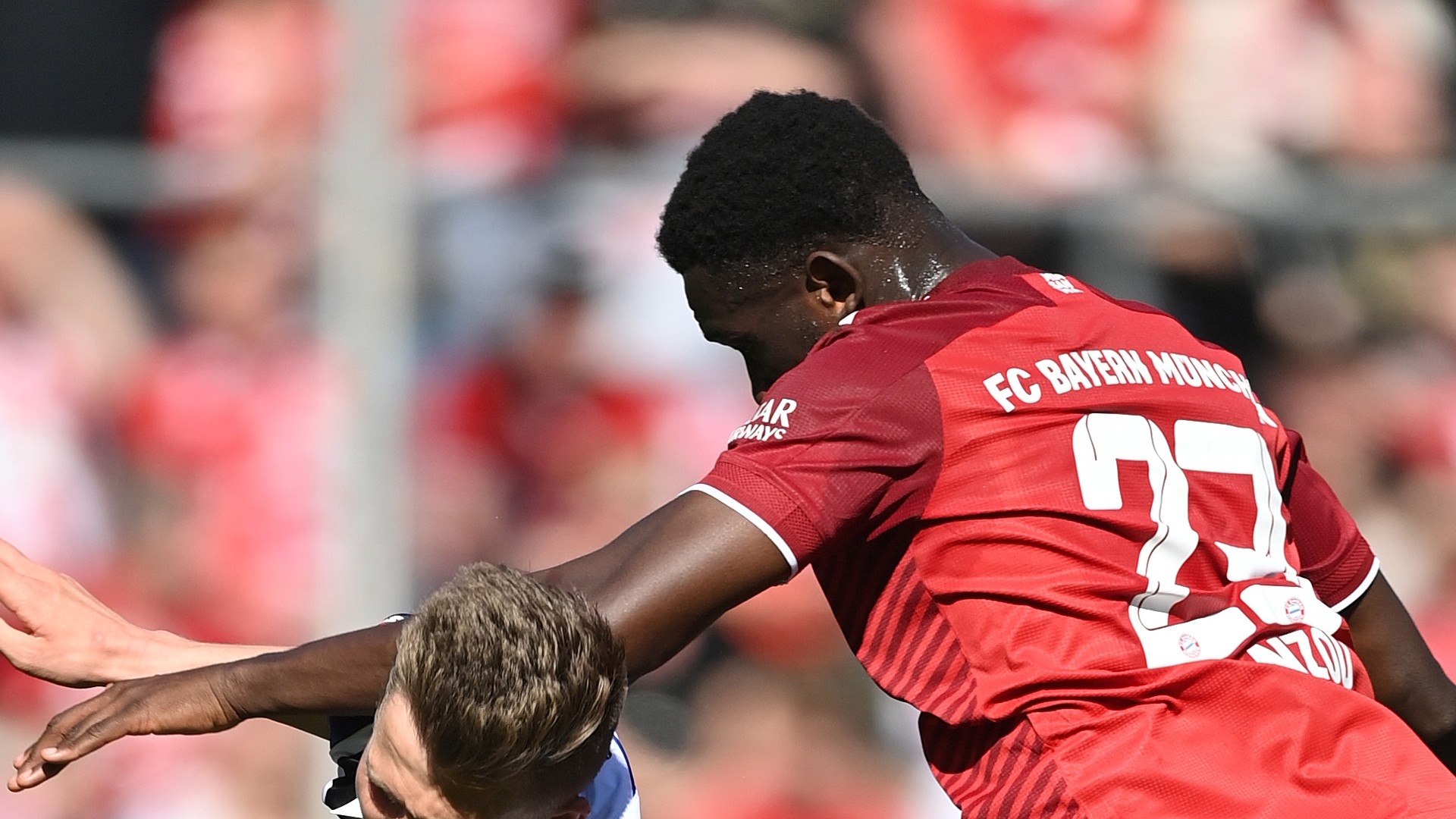 バイエルン指揮官 自軍dfの 暴力的 なプレーに苦言 明らかなレッド 学ばなければ Legends Stadium 最新サッカーニュース 公式動画 配信中