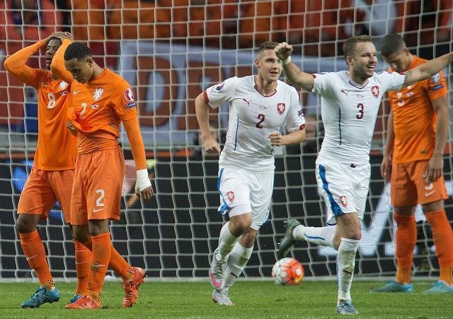 Euro16予選 プレーオフ進出国を除く出場チームが決定 ３位の成績最上位はトルコ オランダは敗退 Etc Legends Stadium 最新サッカーニュース 公式動画配信中