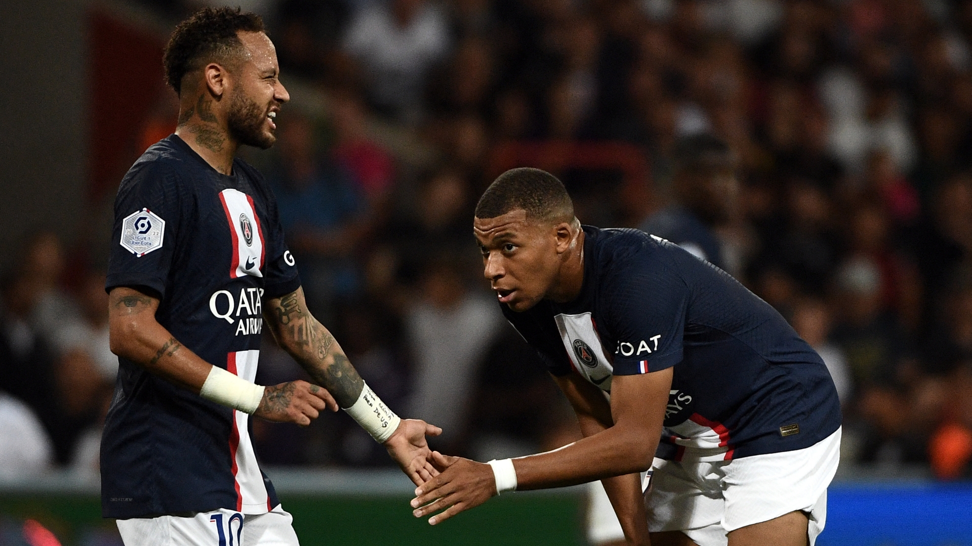 エンバペ 衝突したネイマールとの関係性に言及 時には冷たく 時には温かく Legends Stadium 最新サッカーニュース 公式動画配信中