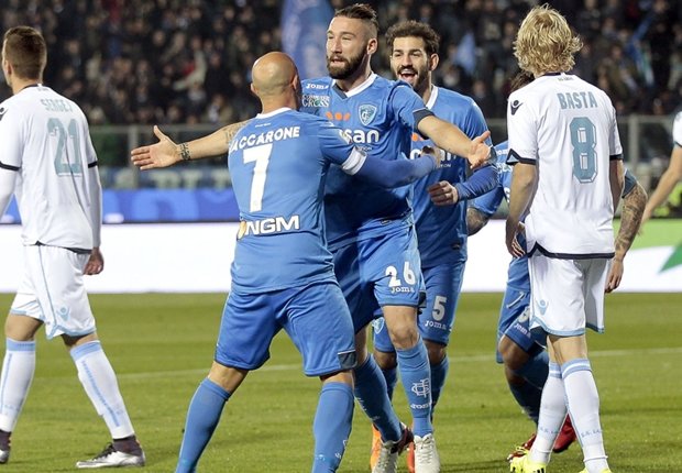 ラツィオ 合宿効果出ず１０位転落 判定に不満のsdは これなら次節はボイコットだ Legends Stadium 最新サッカーニュース 公式動画配信中