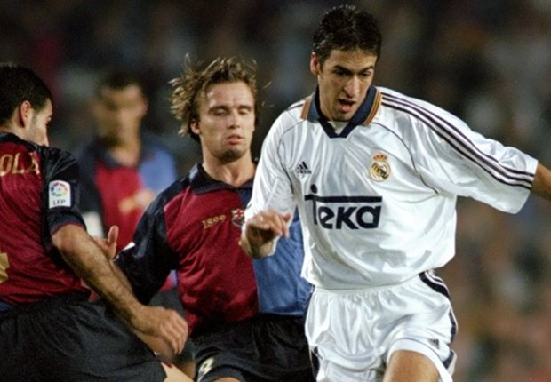 バルサu 12チーム 試合終了後にラウール氏と写真撮影 Legends Stadium 最新サッカーニュース 公式動画配信中